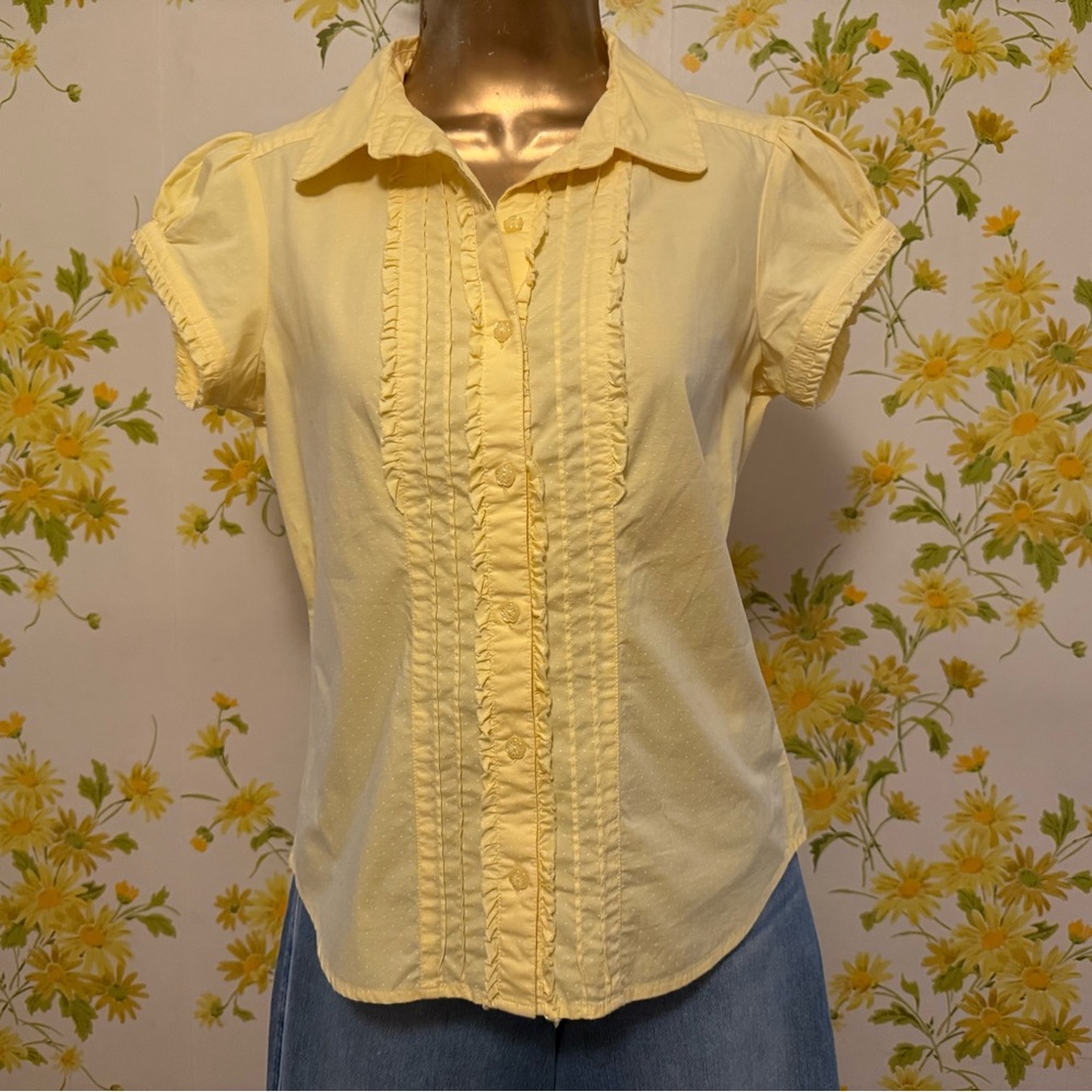 Yellow Ruffle Front Short-Sleeve button up Blouse size M